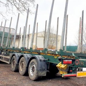 foto 60/48t 6x2 DAF510 tractor +forestry 42t semitrailer 3axles