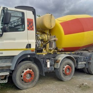 foto 9m3 concrete mixer Kurta 8x4 DAF