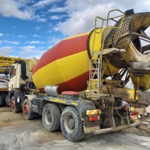 foto 9m3 concrete mixer Kurta 8x4 DAF