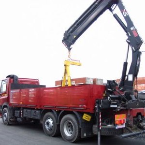 foto 6x2 DAF 6.5m with crane+ 18t trailer